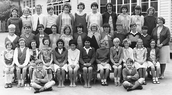 ks1967choir.jpeg: 3465x1917, 557k (2013 Oct 30 13:00)