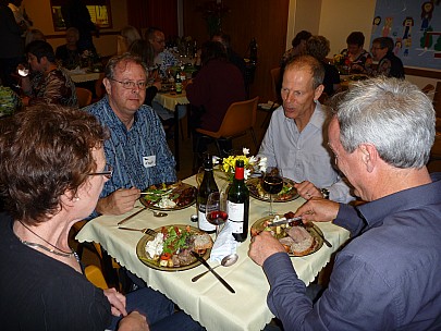 Reunion dinner (2009-11-07 19.12.29 P1000512 Simon.jpeg)