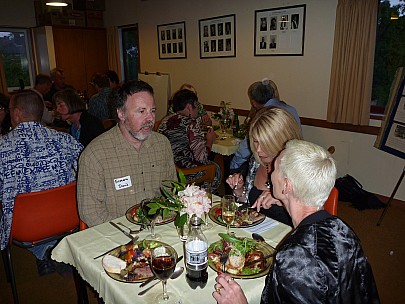Reunion dinner (2009-11-07 19.13.54 P1000519 Simon.jpeg)