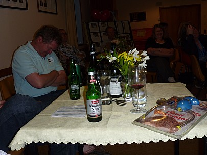 Reunion dinner (2009-11-07 22.04.30 P1000527 Simon.jpeg)